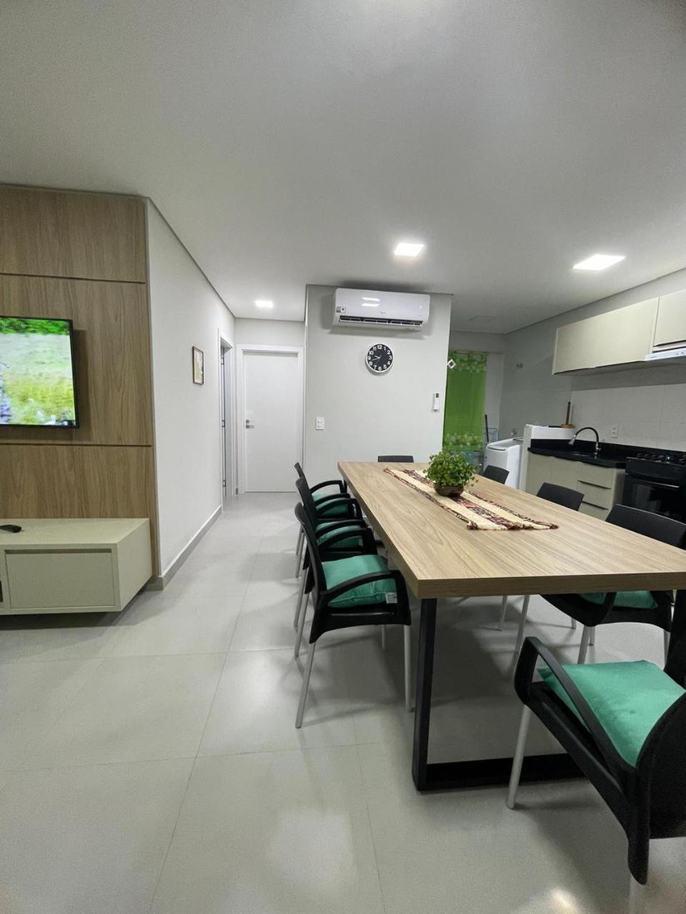 Novo, Acongegante E Bem Localizado 405 Apartamento